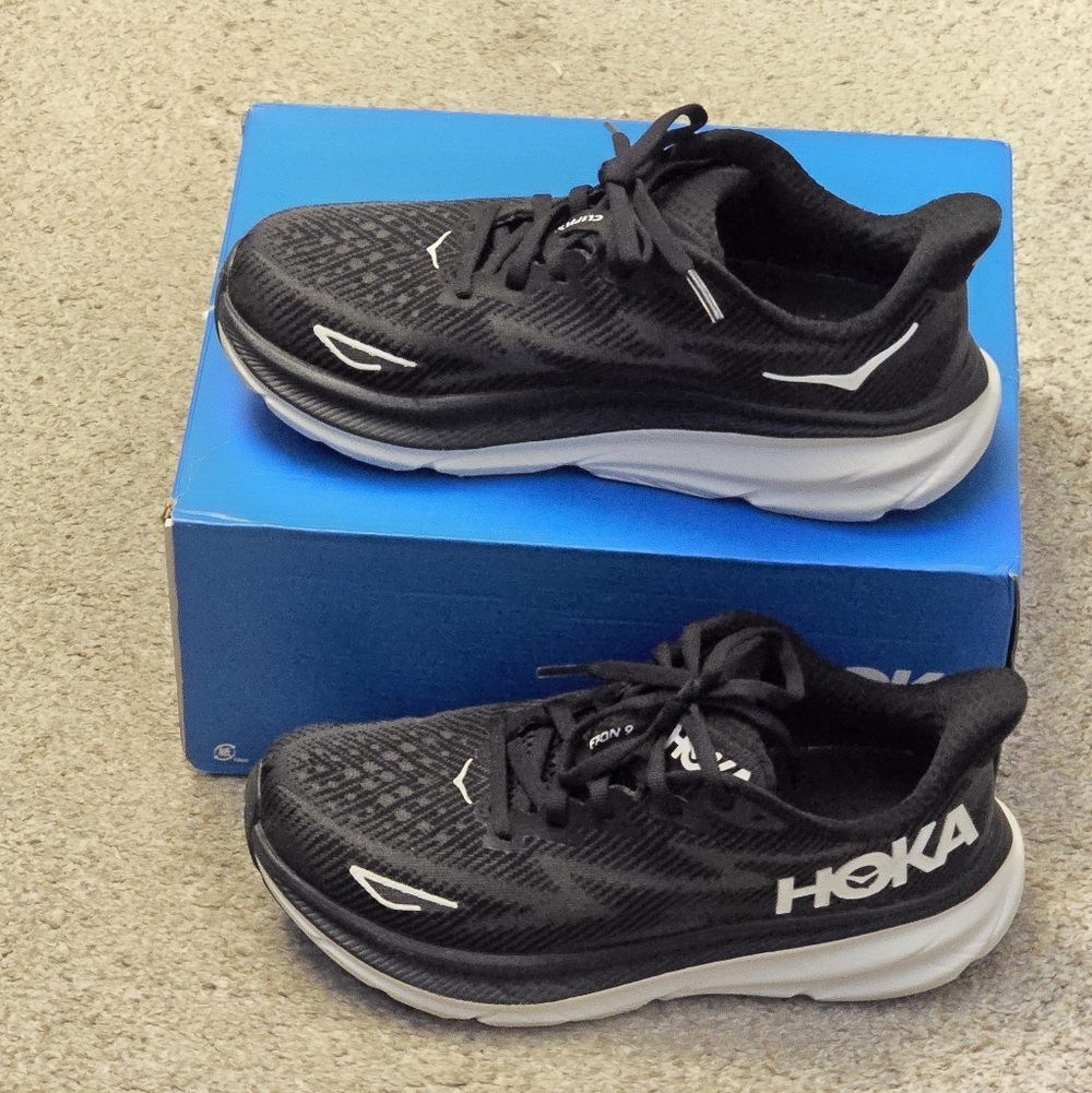 Hoka Clifton 9 Black White Running Shoes 1127896 BWHT Women's Size 6.5B